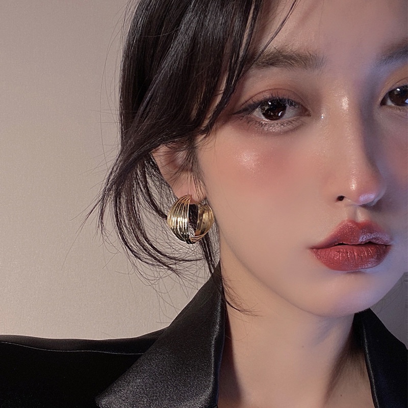 Bông Tai Dạng Vòng Lớn Bằng Kim Loại Cao Cấp Thời Trang