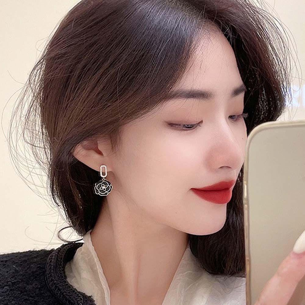 Bông Tai Hoa Trà Đen Trắng Sang Trọng|Phụ Kiện Điện Tử S9255 S925|Kim Khâu Kiểu Hàn Quốc Thiết Kế Dễ Thương