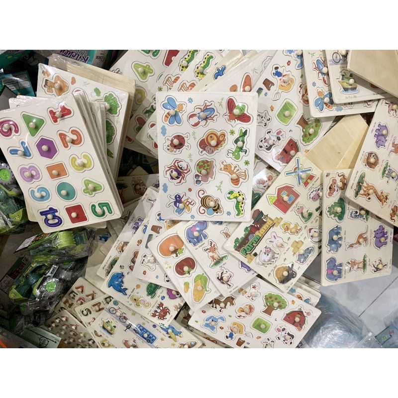 Bảng ghép hình núm gỗ loại 1 nhiều chủ đề