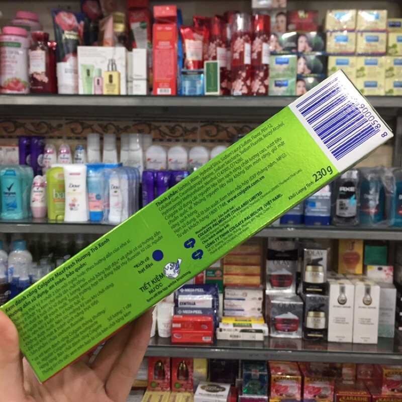 Kem đánh răng Colgate MaxFresh hương trà xanh 230g