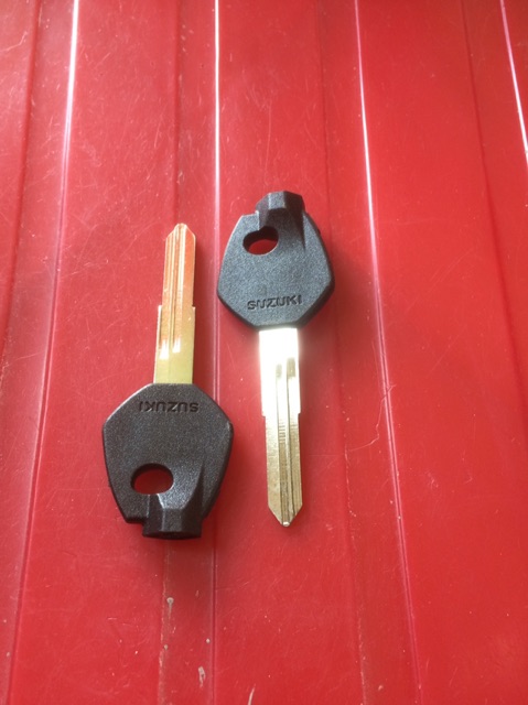 Cặp phôi chìa khoá SUZUKI ( rảnh trái )