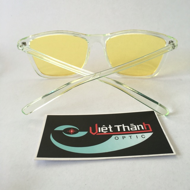 Kính trong suốt màu form vừa hot 20121 ĐI biển