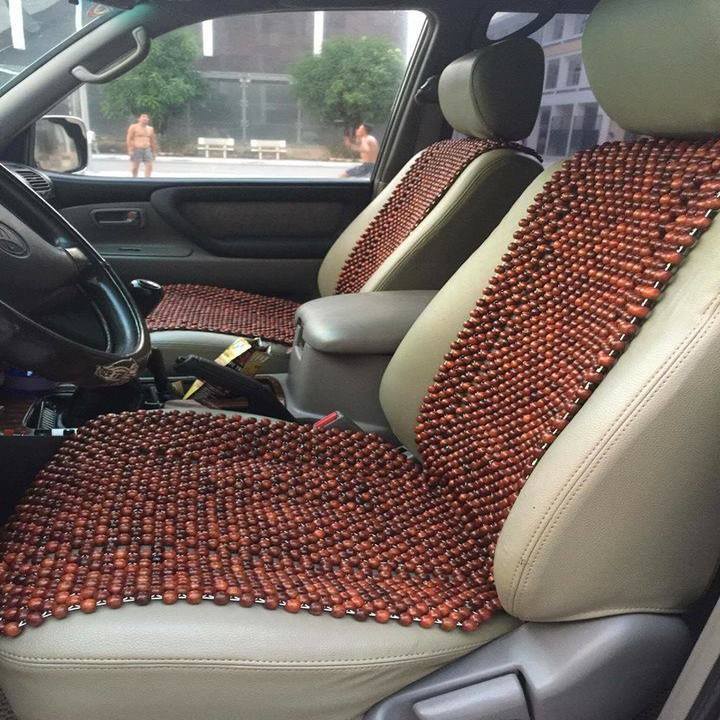 Đệm lót ghế ô tô hạt gỗ Hương Đỏ 100% tự nhiên tựa lưng massage trên ô tô