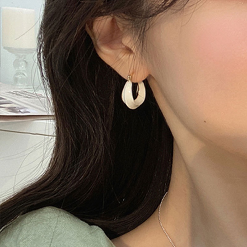 Khuyên Tai Dạng Vòng Không Đối Xứng Thời Trang Cho Nữ