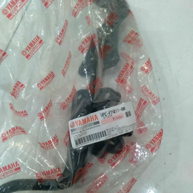 Giá để chân giữa Sirius Fi chính hãng Yamaha