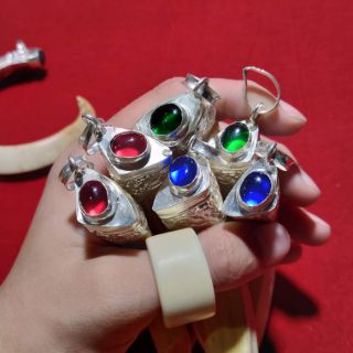 Mặt dây chuyền hình nanh bọc bạc