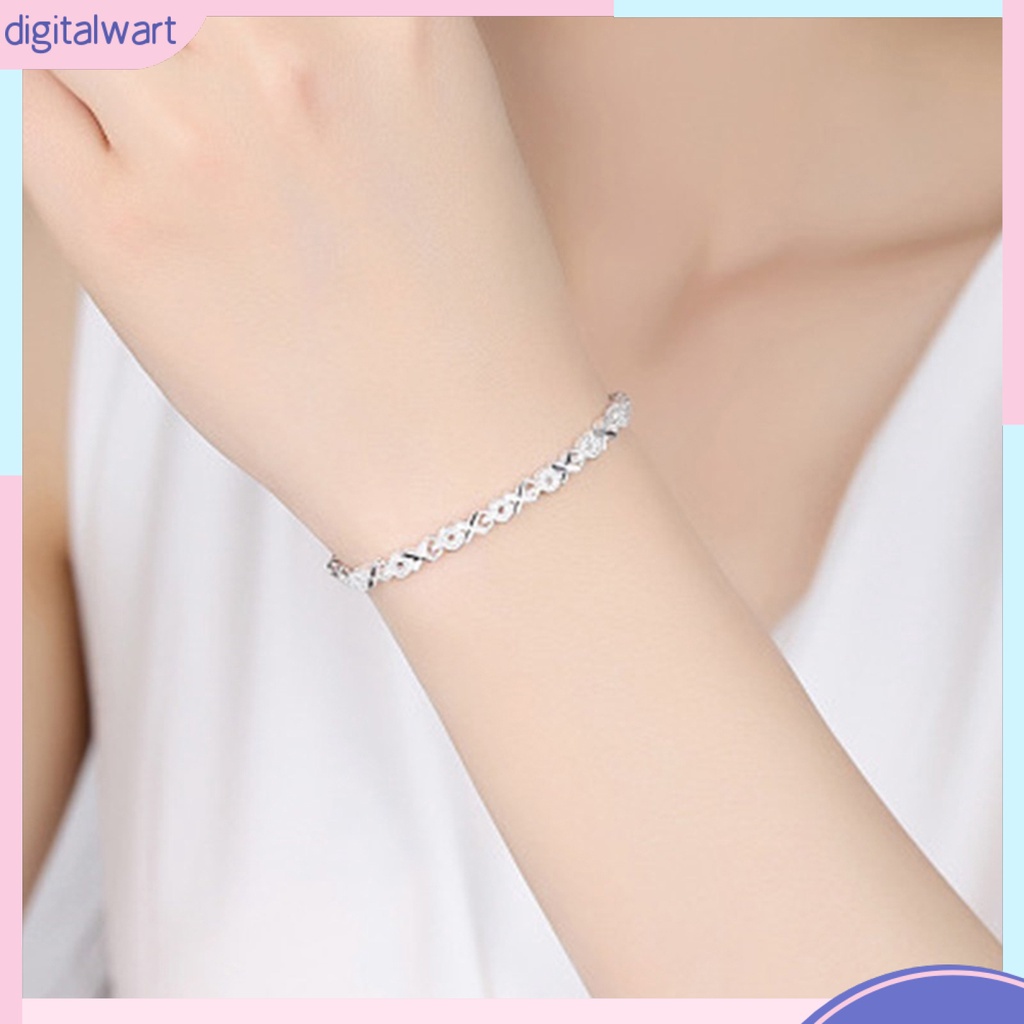 Vòng tay mạ bạc thời trang cho nữ