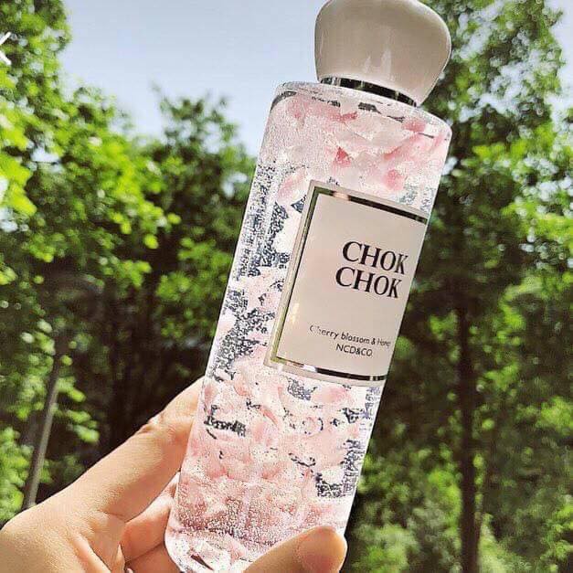 Sữa tắm dưỡng ẩm sáng da Chok Chok Cherry Blossom & Honey 250ml