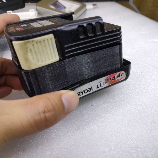 Miếng chèn nâng chiều cao hộp pin Ryobi 14.4v