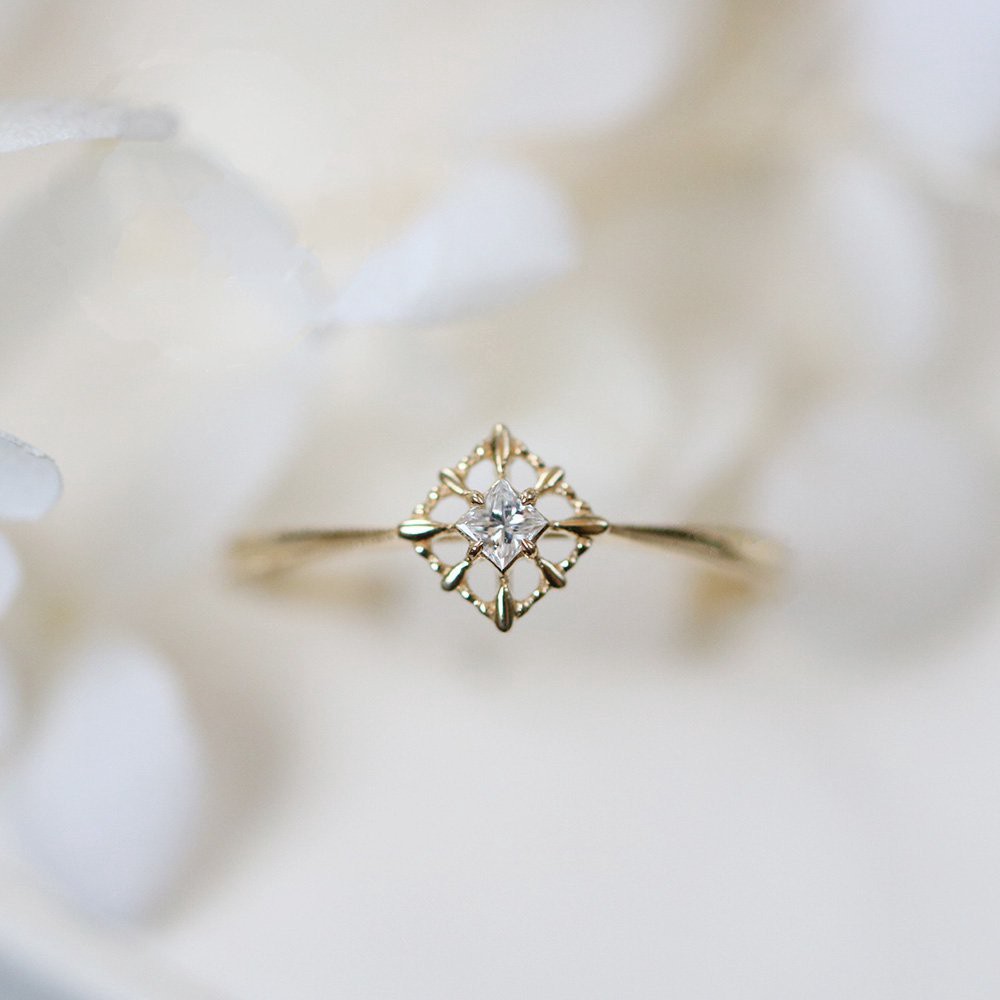 Nhẫn mạ vàng 14k đính đá sang trọng