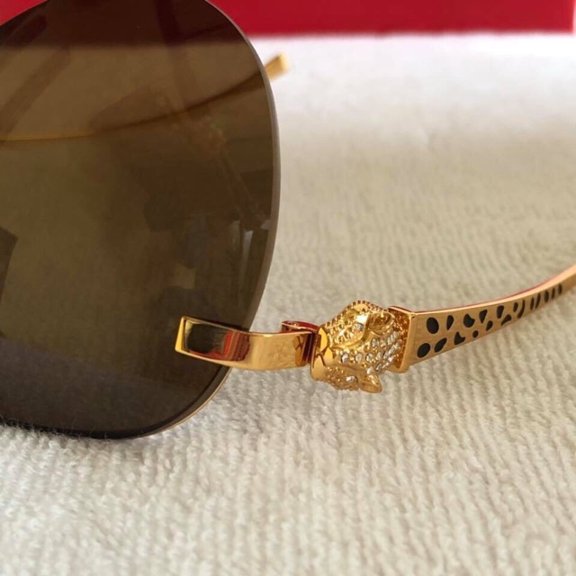 Kính cartier râm thời trang.