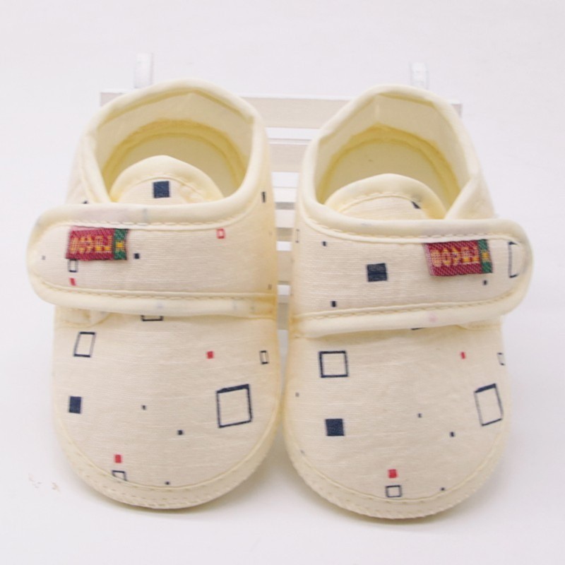 Giày cotton màu trơn xinh xắn cho bé 0- 18 tháng tuổi