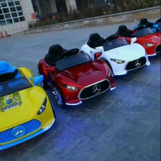 Xe ô tô điện tre em