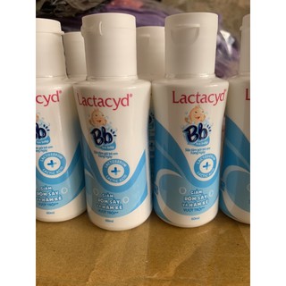 Sữa tắm gội cho trẻ em lactacyd bb.