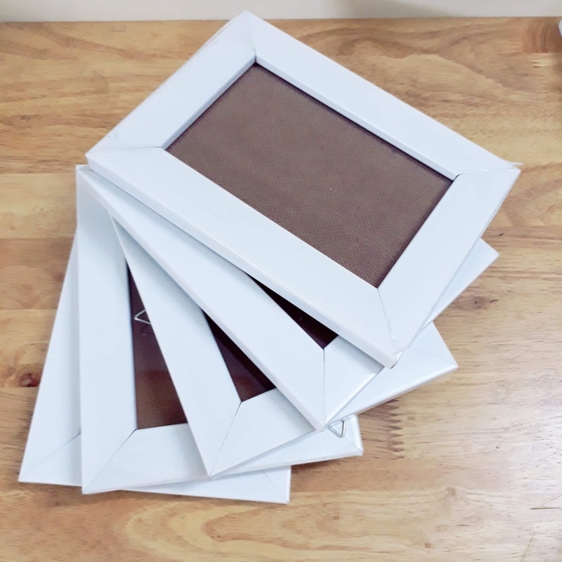 Khung ảnh 13x18 màu trắng trơn ( loại chắc chắn )