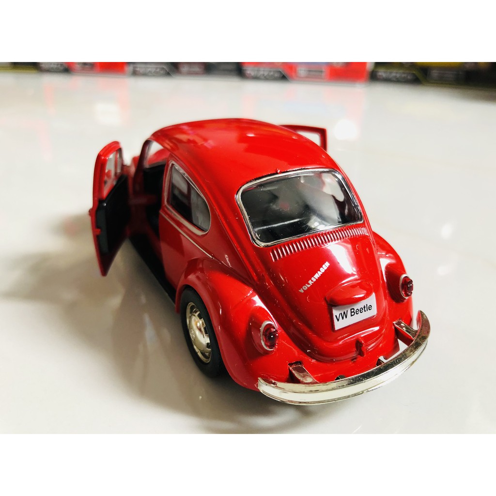 Xe mô hình chạy trớn 1967 Volkswagen Beetle (đỏ & đen) RMZ - Tỉ lệ 1:36