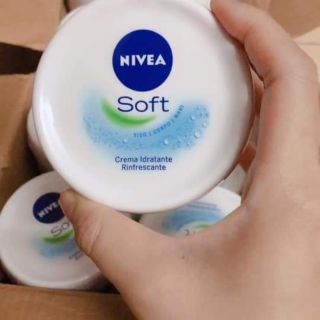 Kem dưỡng ẩm nivia đức được hài lòng khách.