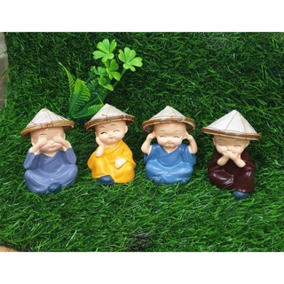 Bộ tư không đội nón lá