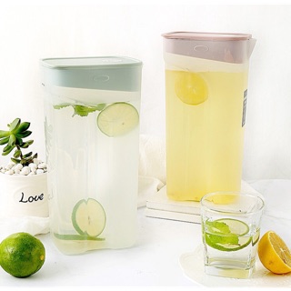 Bình đựng nước 1400ml thiết kế để cánh tủ lạnh lock