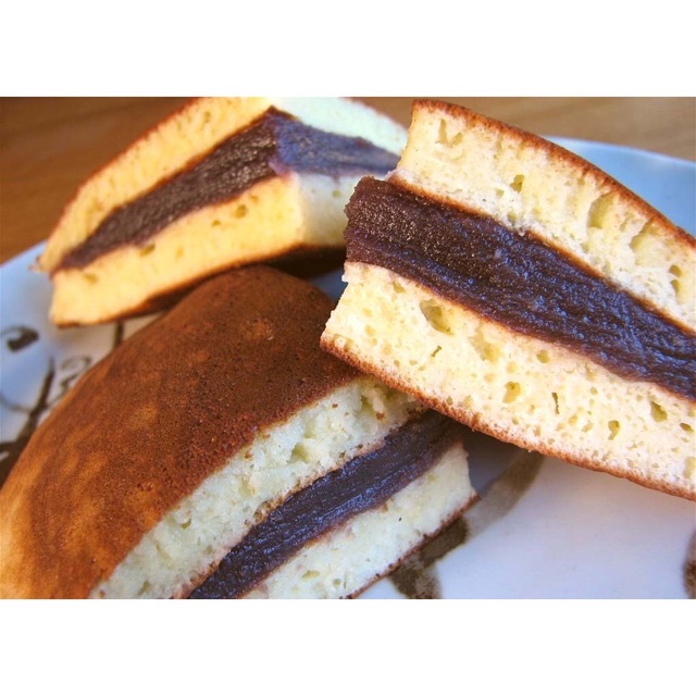 Bánh rán nhân đậu đỏ hạt dẻ Marukyo Kuri Iri Dorayaki 300g (3 loại)