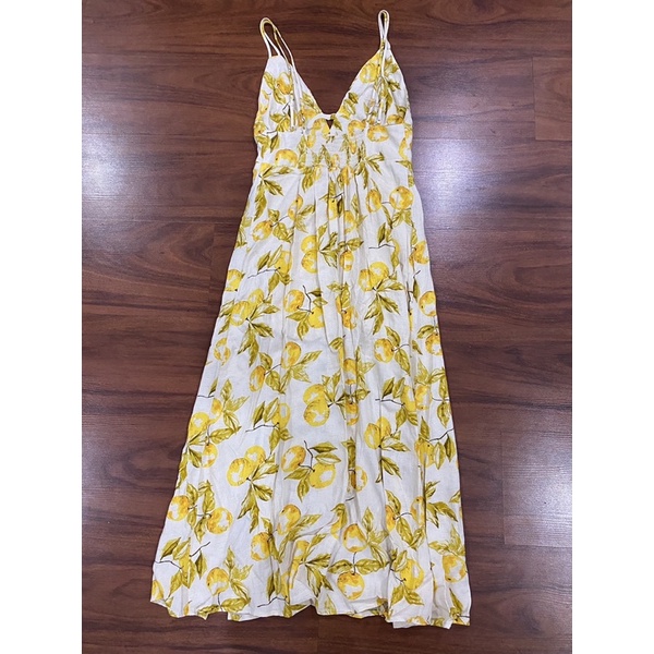 Đầm midi Urban Outfitters có ảnh thật khách mặc