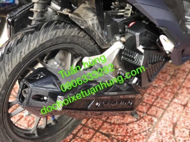 Ốp pô Vario 150  carbon - che pô xe vario 150 carbon - đồ chơi xe vario