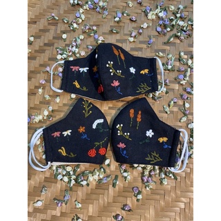 Khẩu trang thêu tay vải linen