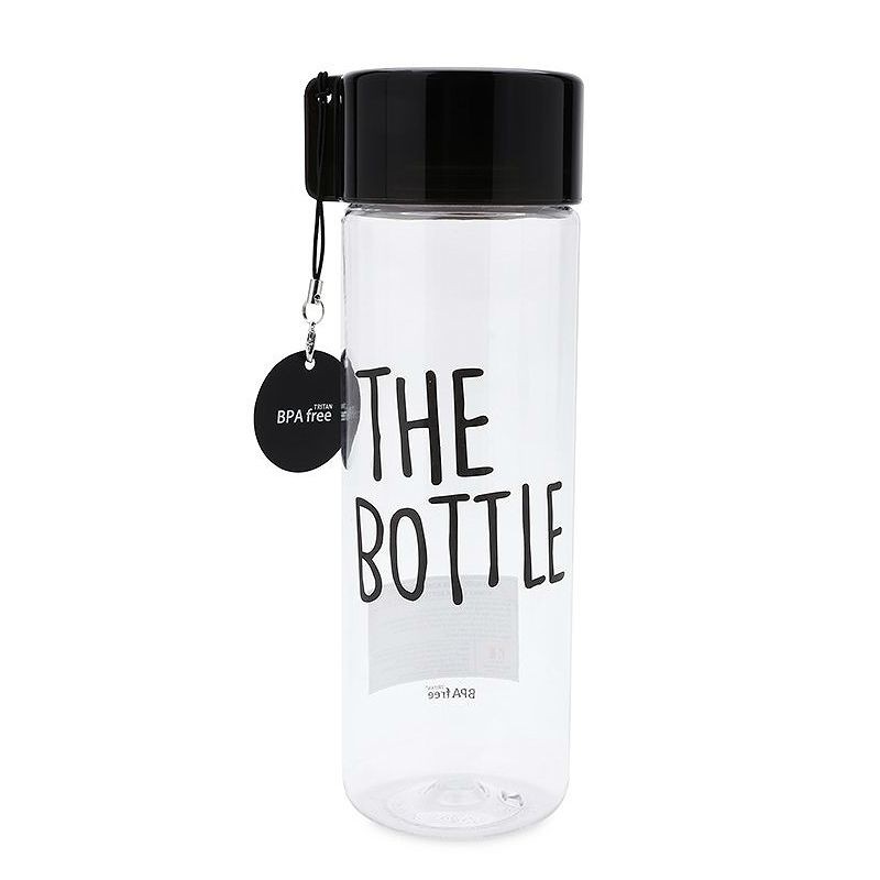 Bình Nước Nhựa Komax The Bottle Màu Đen/Trắng 550ML