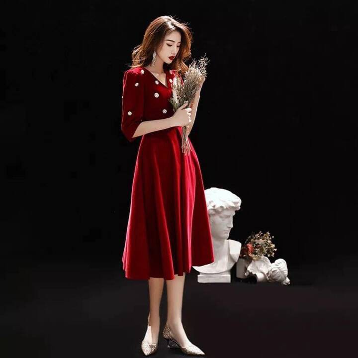 Đầm đính hoa sang trọng đi tiệc cho các chị | BigBuy360 - bigbuy360.vn