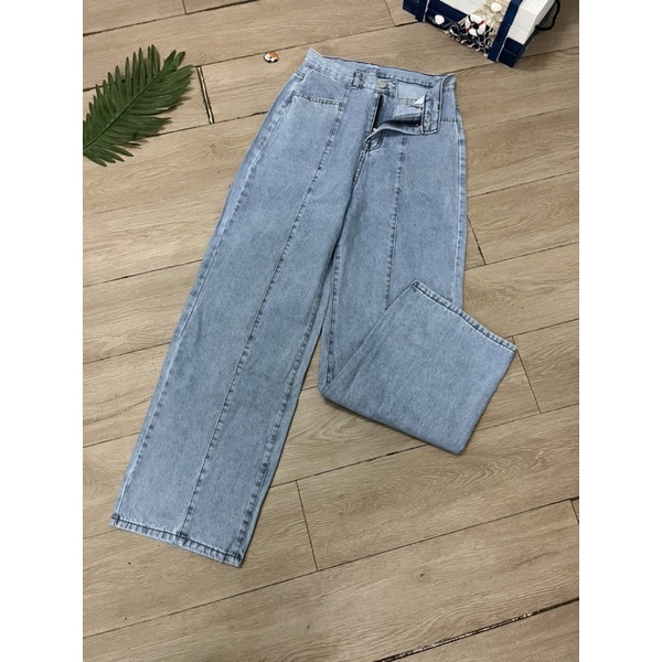 Quần jean ống rộng 2 line cân đối. Màu sắc cổ điển phù hợp với đa phong cách. | BigBuy360 - bigbuy360.vn