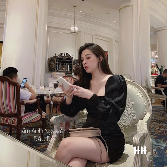 Váy lụa tay bồng bo eo cổ chữ U siêu sang