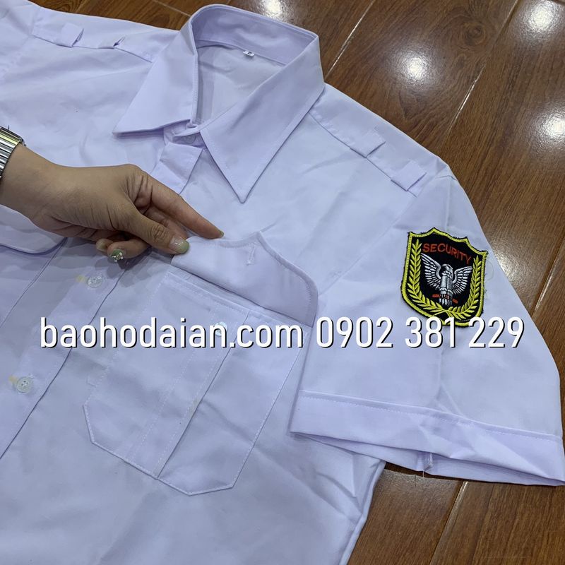 Áo đồng phục bảo vệ màu trắng cộc tay Kate ford logo tay ngực