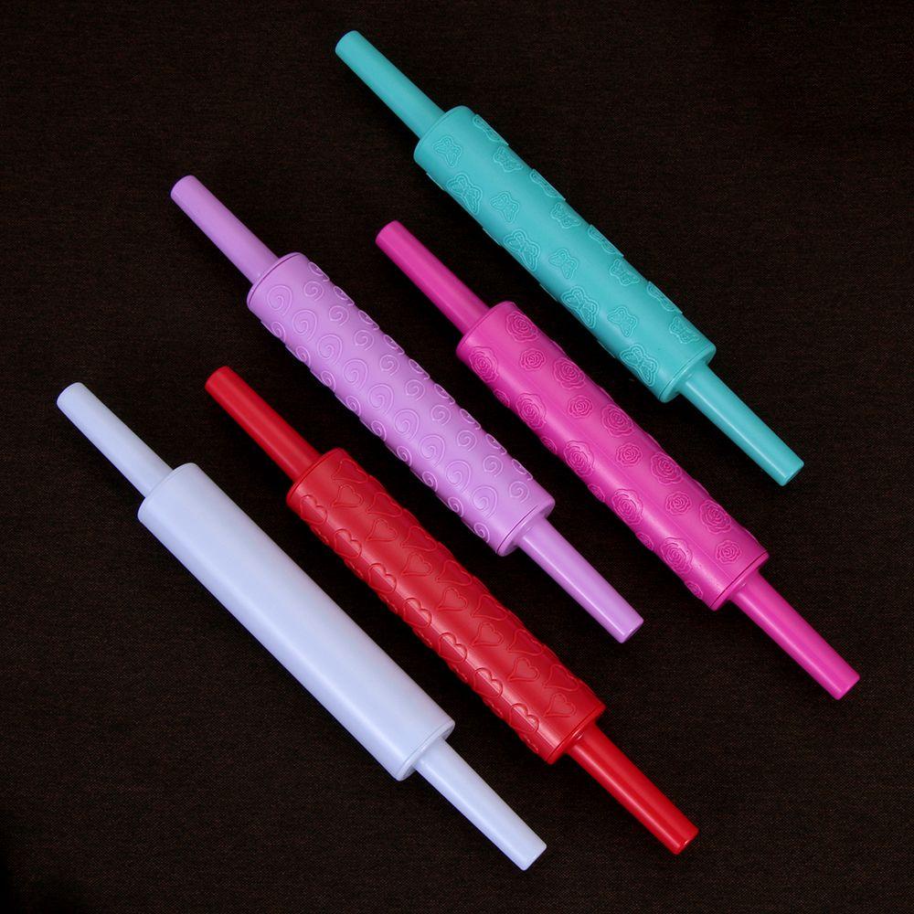 Cây Lăn Bột Làm Bánh Họa Tiết Trái Tim Xinh Xắn Tiện Dụng