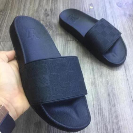 Dép lê LV cao su vân caro cực sang