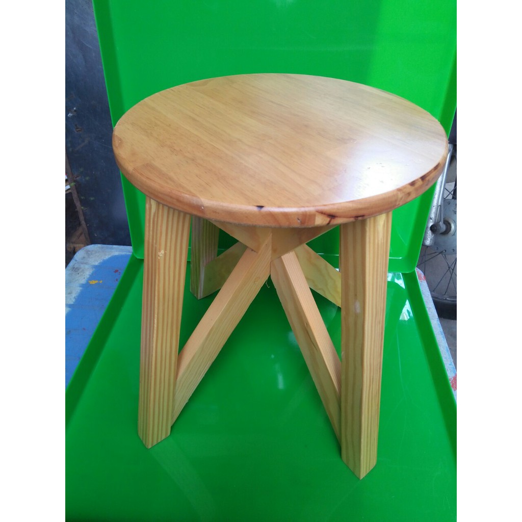 Ghế đẩu mặt ghế tròn bằng gỗ