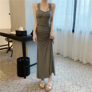 Váy 2 dây xẻ tà ulzzang