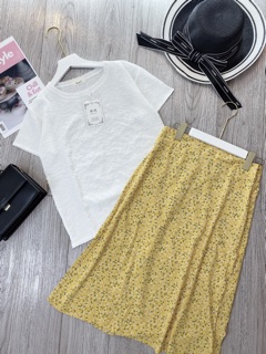 Set Áo trắng mix chân váy hoa cúc