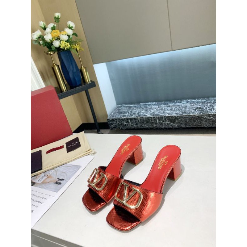 Dép thời trang VALENTINO cao gót mũi vuông
