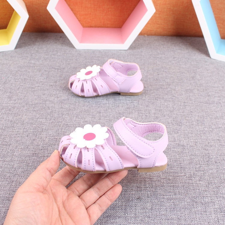 Giày tập đi cho bé gái