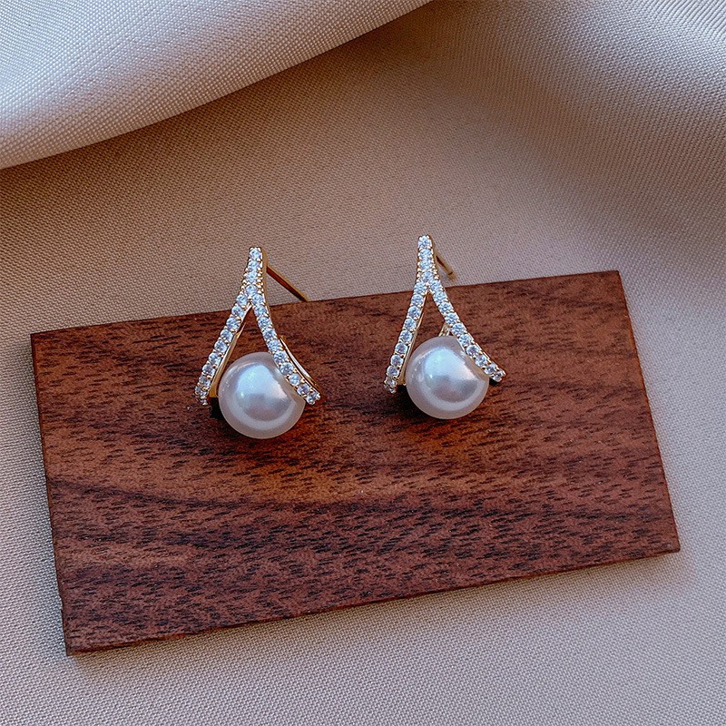 Bông tai hình chữ V đính đá ngọc trai nhân tạo thời trang