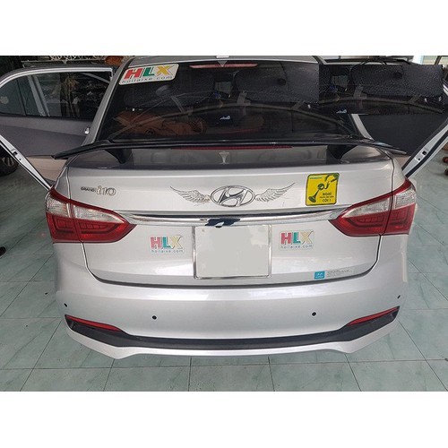 Độ đuôi gió có đèn cho xe Huyndai i10