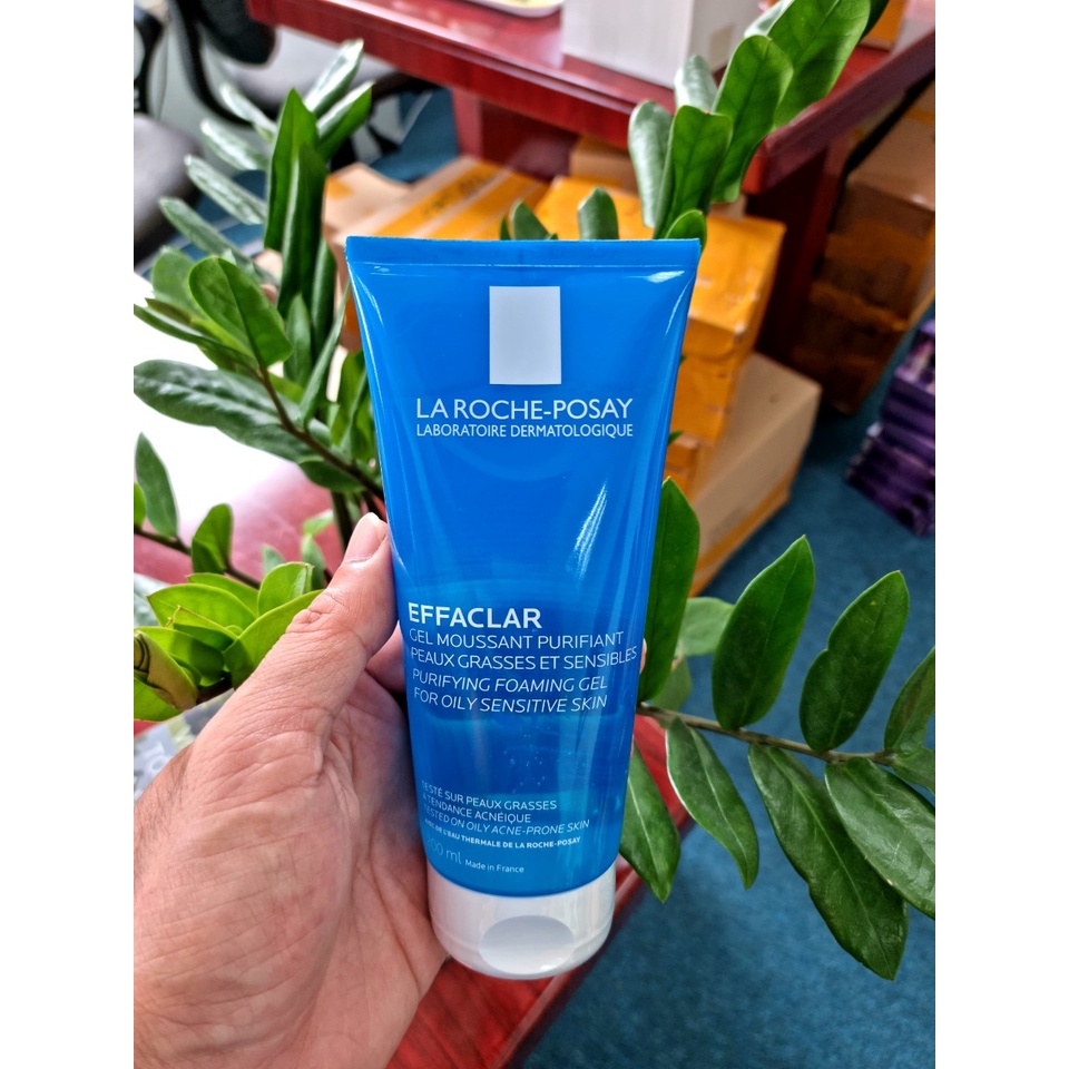 Gel rửa mặt tạo bọt làm sạch sâu dành cho da dầu nhạy cảm La Roche-Posay Effaclar Purifying Foaming Gel 200ml