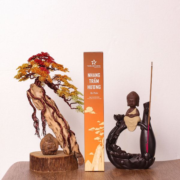 Nhang trầm hương Thiên Mộc Hương loại 8 năm tích trầm, ít khói, thơm nhẹ, dễ chịu, không kích mũi, 30cm