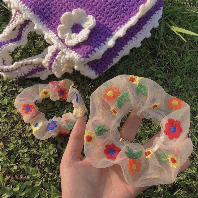 CỘT TÓC VẢI SCRUNCHIES - HOẠ TIẾT THÊU HOA NHIỀU MÀU