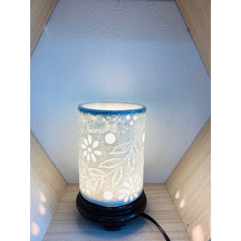 Đen tinh dầu hình trụ