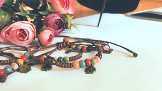Vòng tay Handmade phối hạt gốm sứ