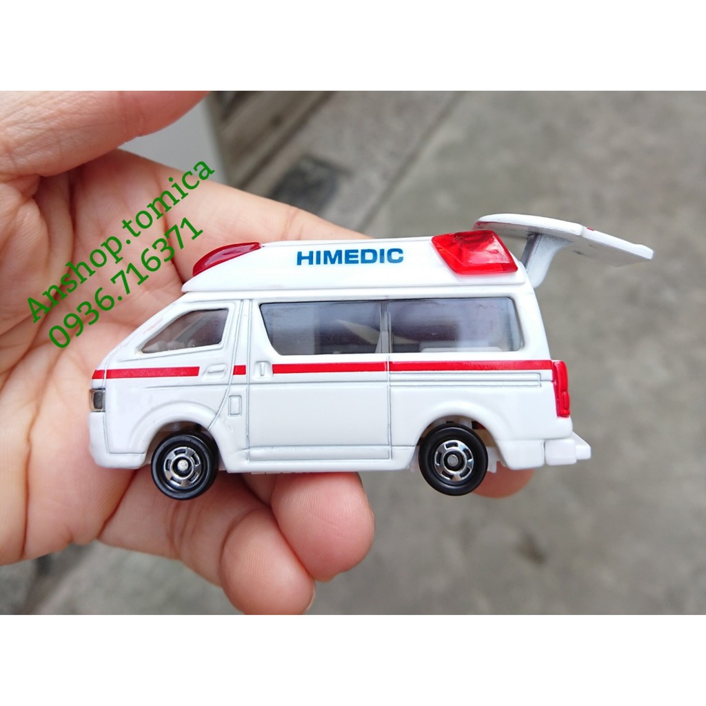 Mô hình xe cứu thương Himedic mở được cốp sau tomica Nhật Bản