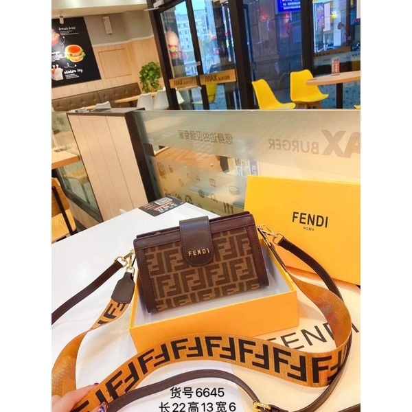 Túi Fendi nắp new sz22cm