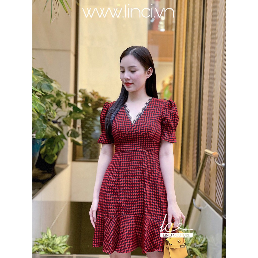 Váy đỏ kẻ răng sói cổ ren, váy ôm xòe nhẹ nhàng cho chị em diện đi làm,đi chơi.