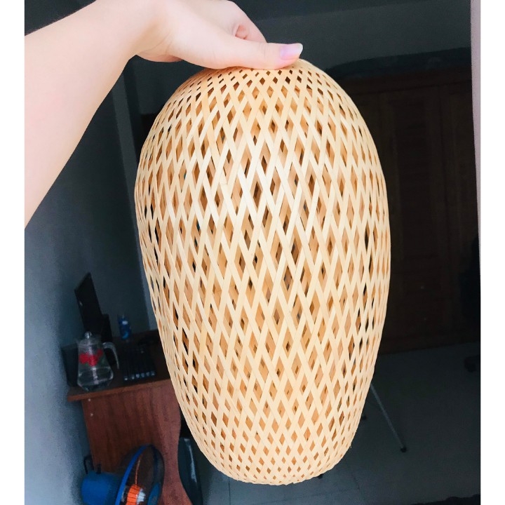 Chao đèn hình quả nhót trang trí vừa có thể thả trần, vừa có thể để bàn decor homstay, cafe, nhà hàng